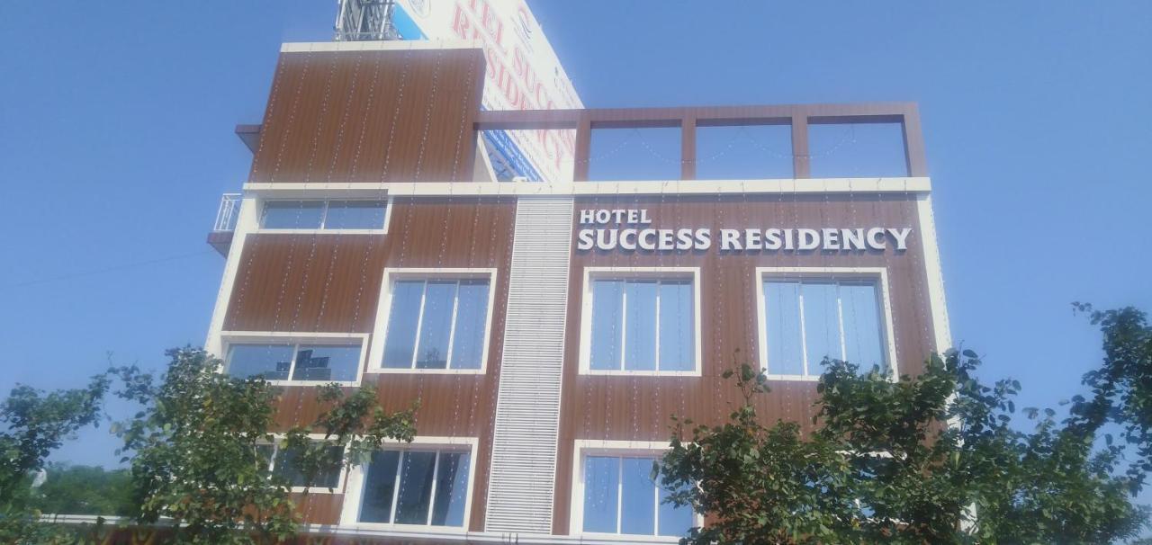 Hotel Success Residency Нави Мумбаи Экстерьер фото